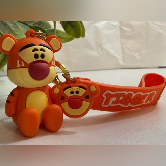 Tigger Key Chain 🔑 ⛓️‍💥 - Picture 2 of 3